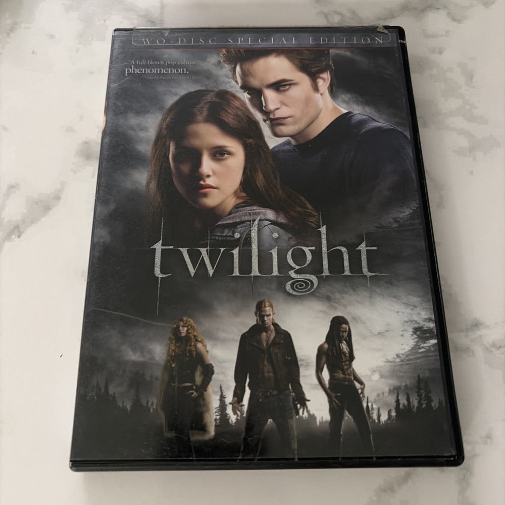 Twilight DVD 2009 2 Disc Movie Set Kristen Stewart and Robert Pattinson Movie - Picture 1 of 6